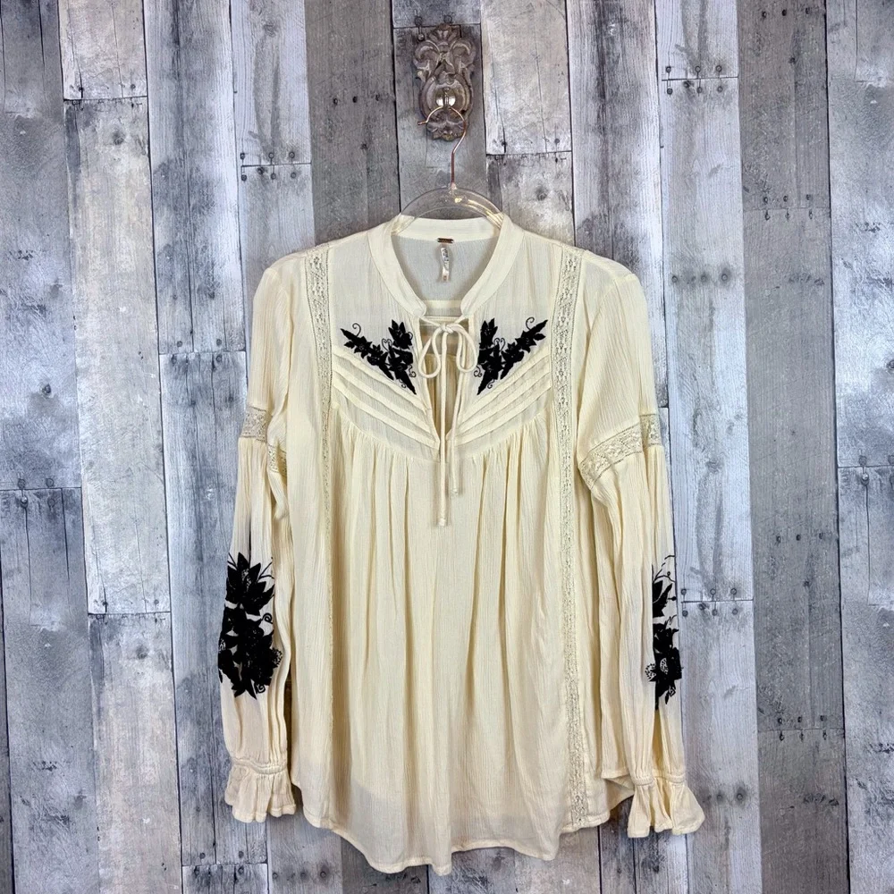 Free People Tusalossa Embroidered Top in Ivory Combo Size XS.